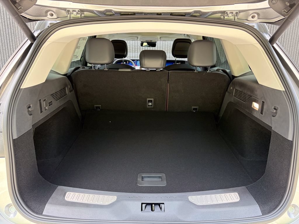 New 2026 Lincoln Nautilus Premier w/ Equipment Group 102A AWD/4WD image 19