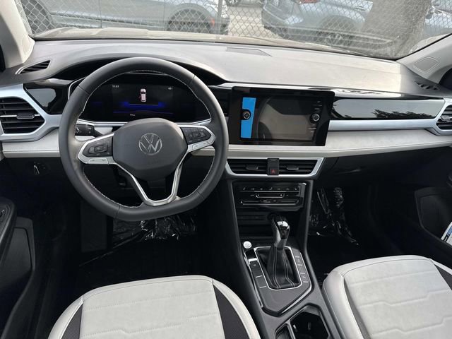 New 2025 Volkswagen Taos SE image 19