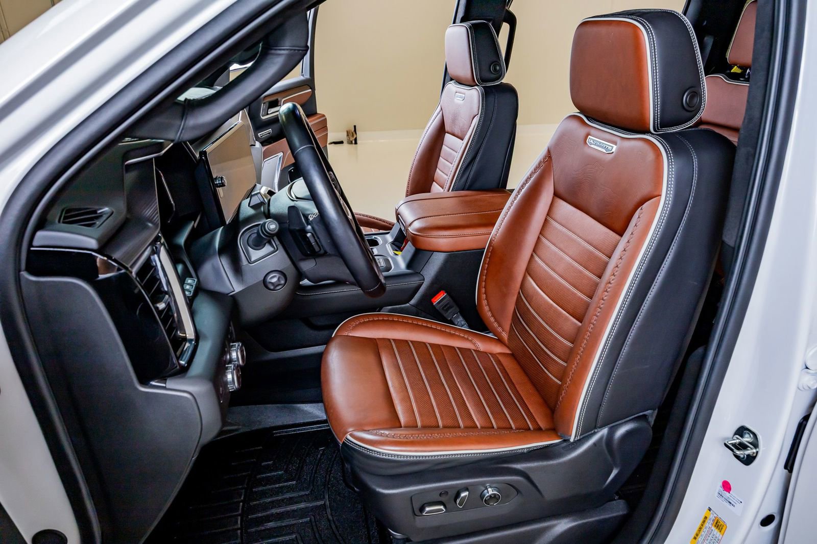 Used 2024 GMC Sierra 1500 Denali Ultimate image 28