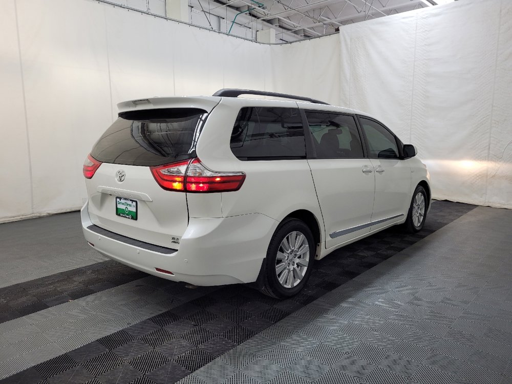 Used 2017 Toyota Sienna XLE w/ XLE Navigation Package AWD/4WD image 9