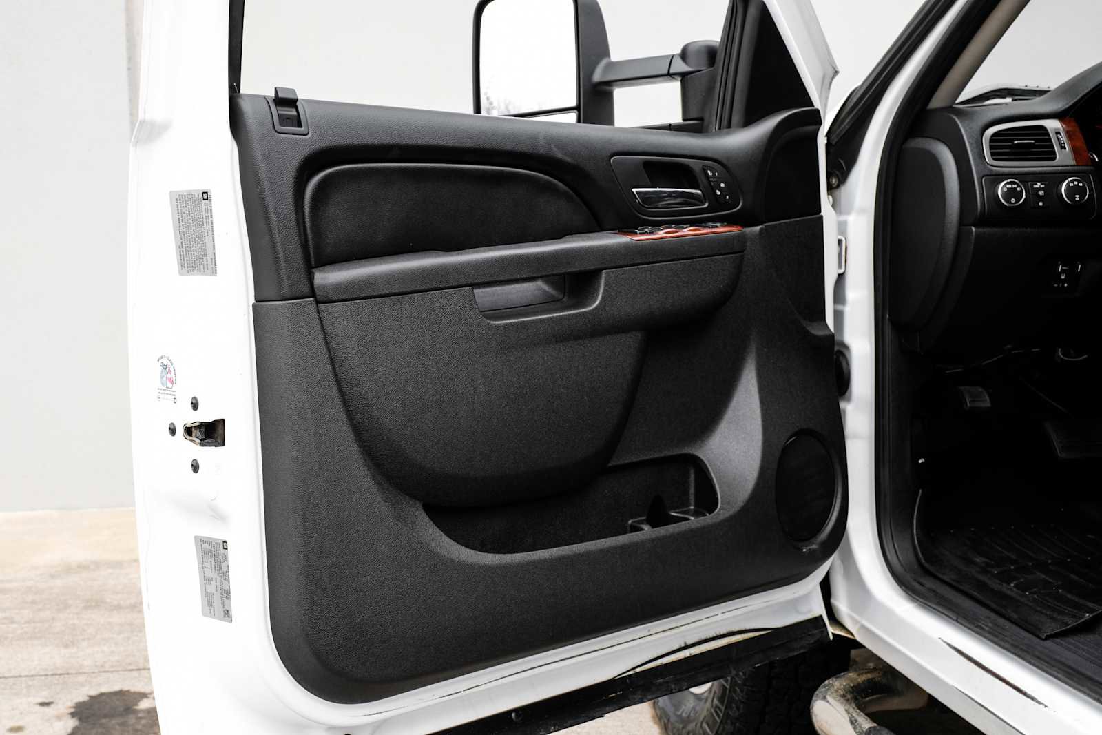 Used 2010 GMC Sierra 3500 SLT w/ SLT Convenience Package image 38