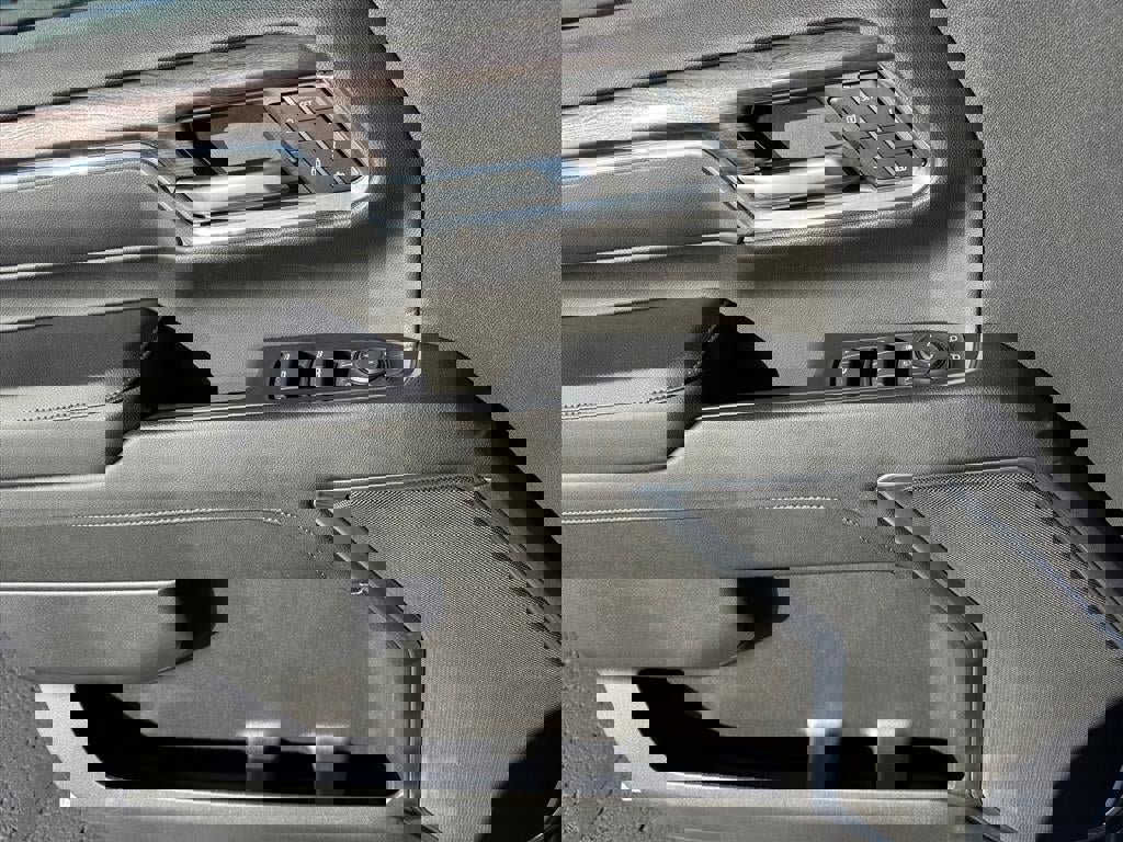 Used 2024 Chevrolet Silverado 3500 LTZ image 11