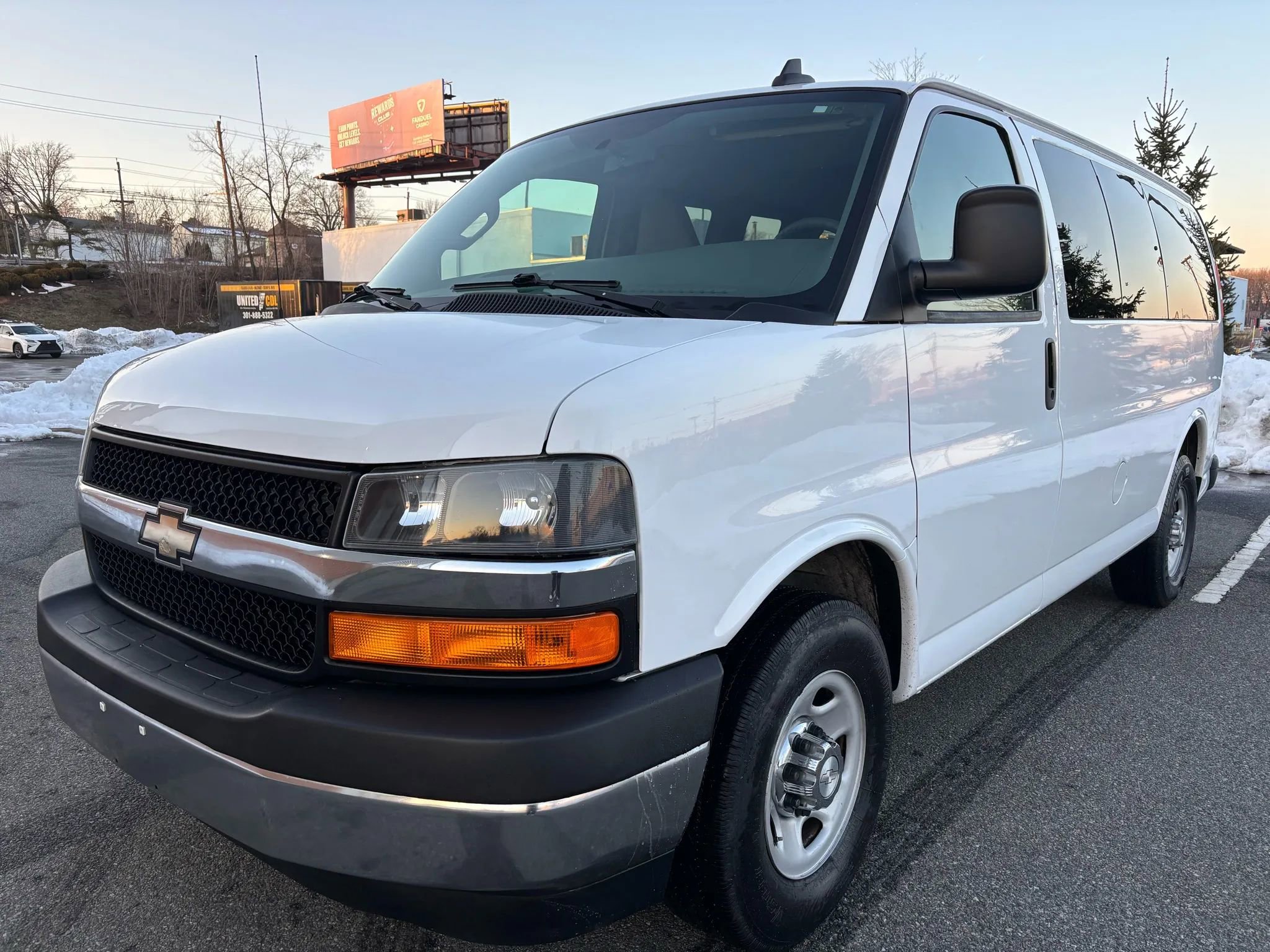Used 2017 Chevrolet Express 2500 LT w/ LT Preferred Equipment Group image 3