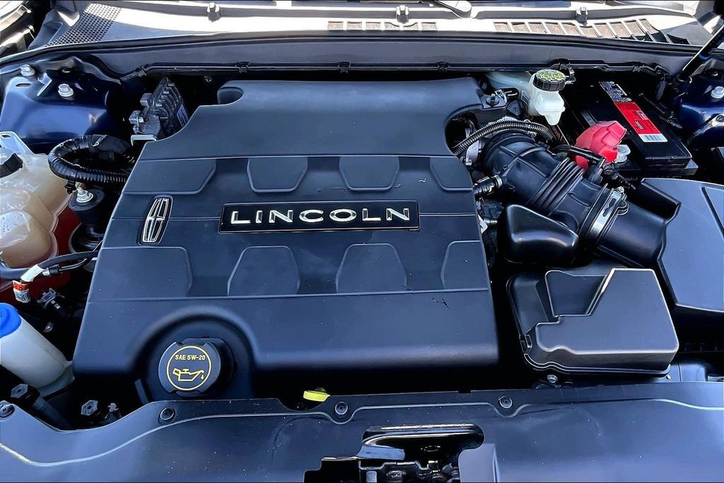 Used 2017 Lincoln Continental Select image 10