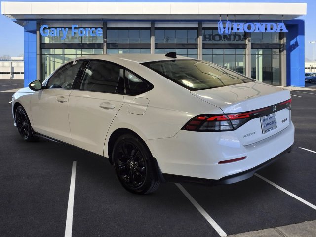 Certified 2025 Honda Accord SE image 3