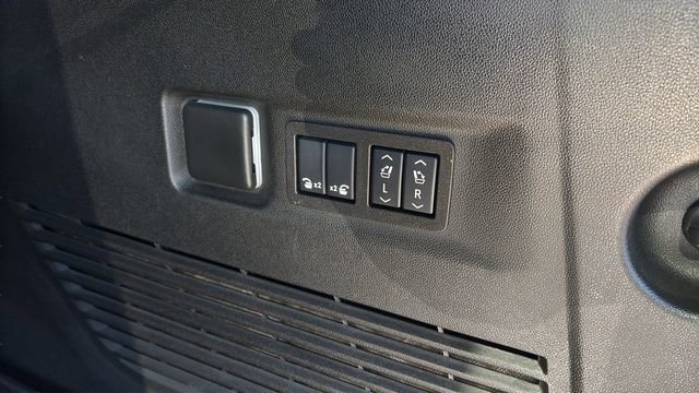 Used 2024 GMC Yukon XL Denali Ultimate image 40