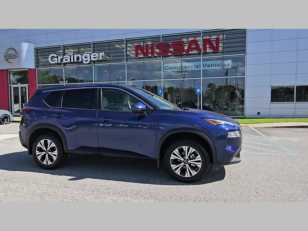 Used 2022 Nissan Rogue SV FWD image 37