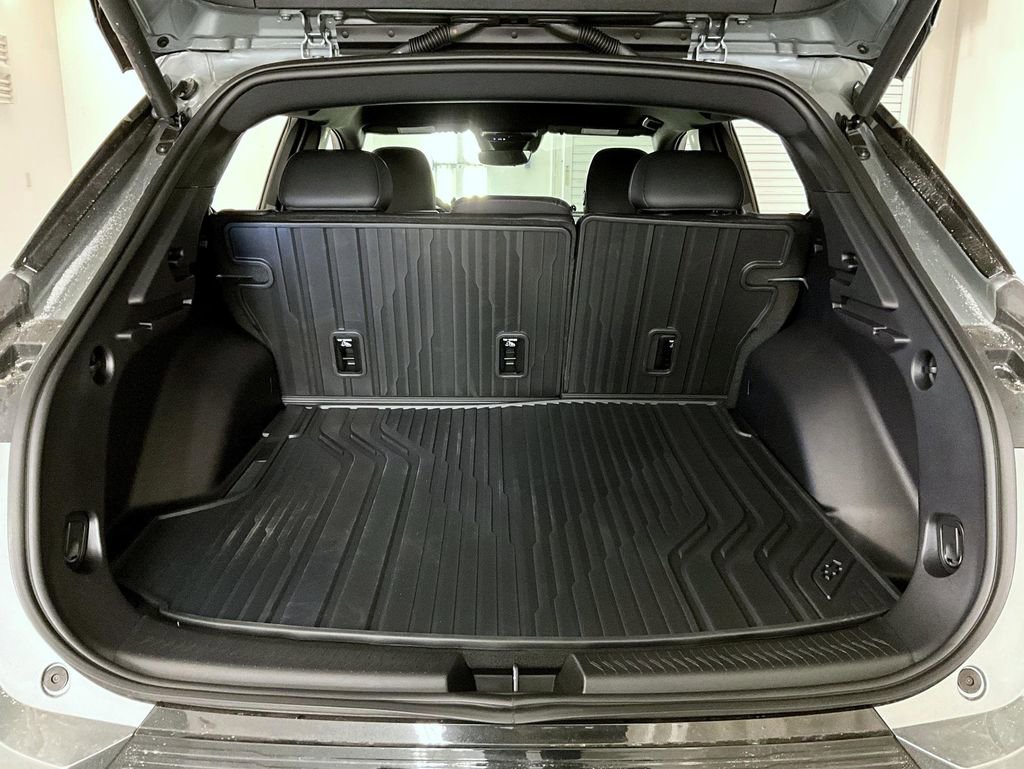 New 2026 Chevrolet Equinox EV LT image 11