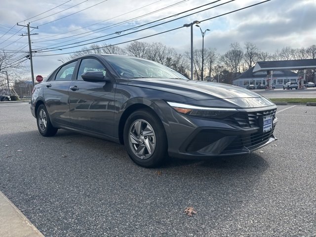 Certified 2025 Hyundai Elantra SE image 5