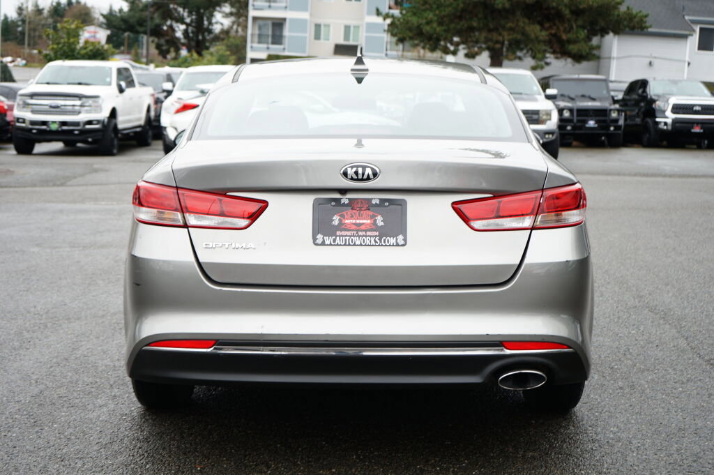 Used 2017 Kia Optima LX image 4