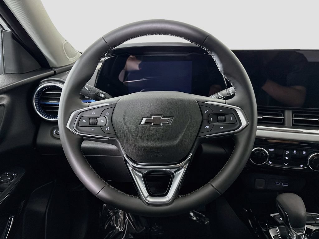 New 2026 Chevrolet Trax LT w/ Driver Confidence Package FWD image 11