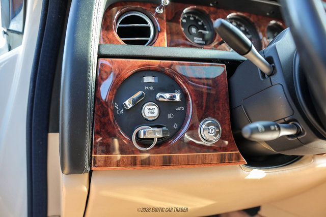 Used 2012 Rolls-Royce Phantom Sedan RWD image 40