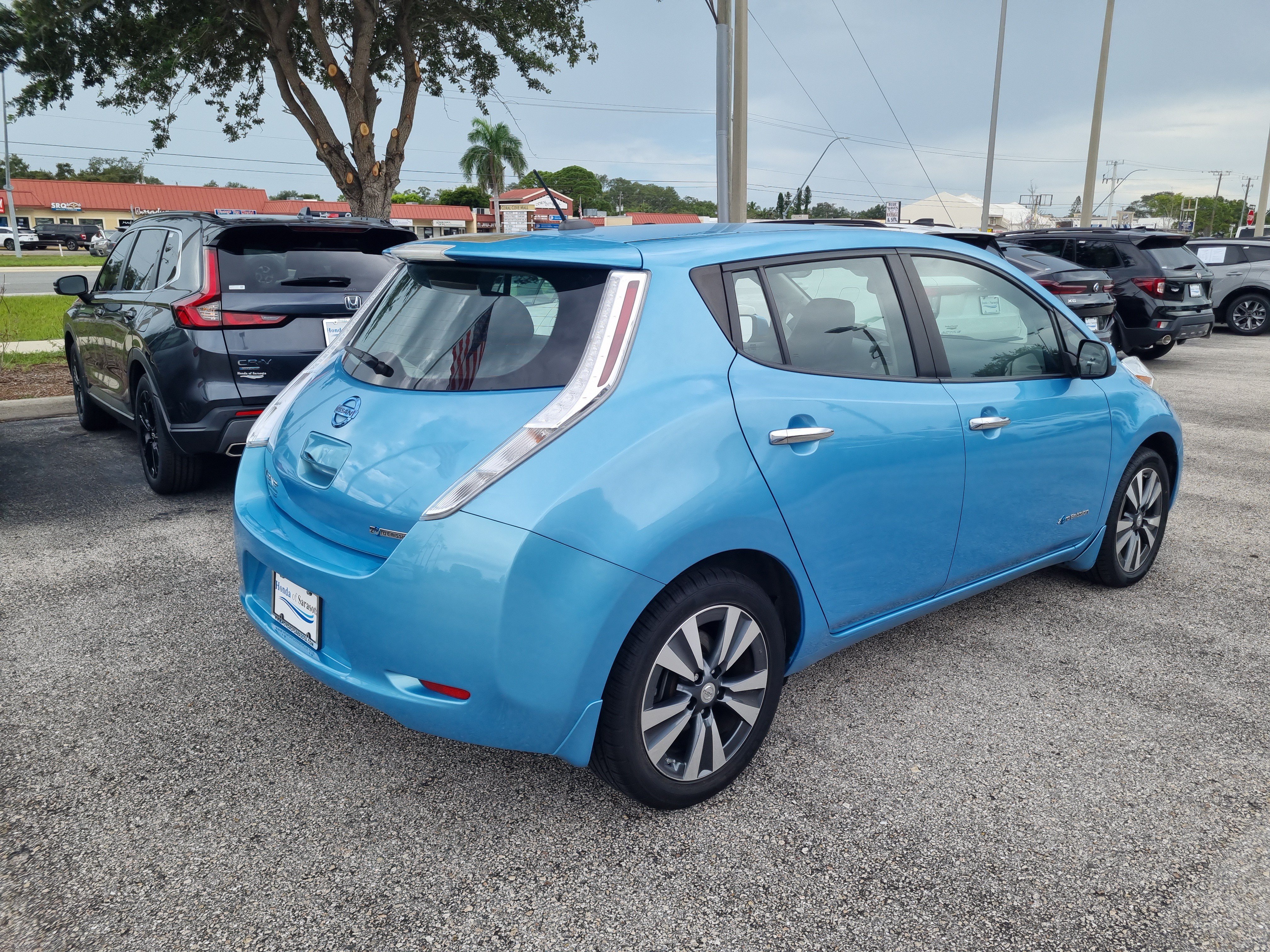 Used 2015 Nissan Leaf SL FWD image 7
