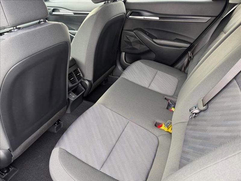 New 2026 Kia Seltos LX image 12