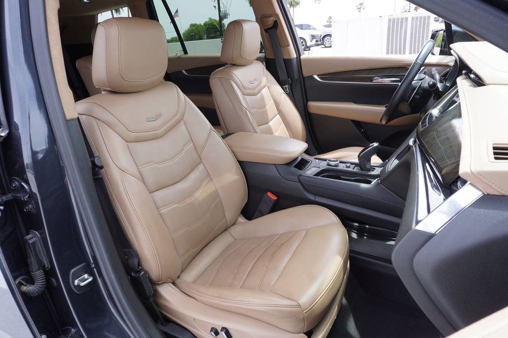 Certified 2023 Cadillac XT6 Sport w/ Platinum Package AWD/4WD image 13