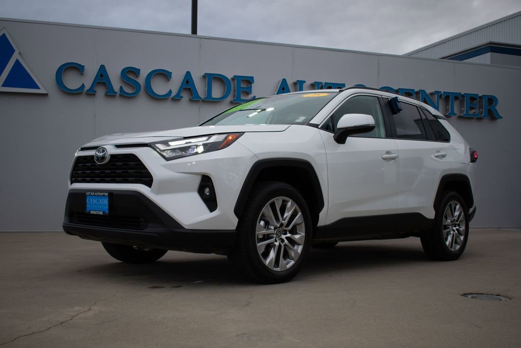 Used 2025 Toyota RAV4 XLE Premium image 1