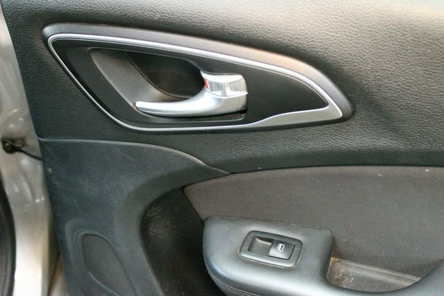 Used 2015 Chrysler 200 Limited w/ Comfort Group FWD image 13