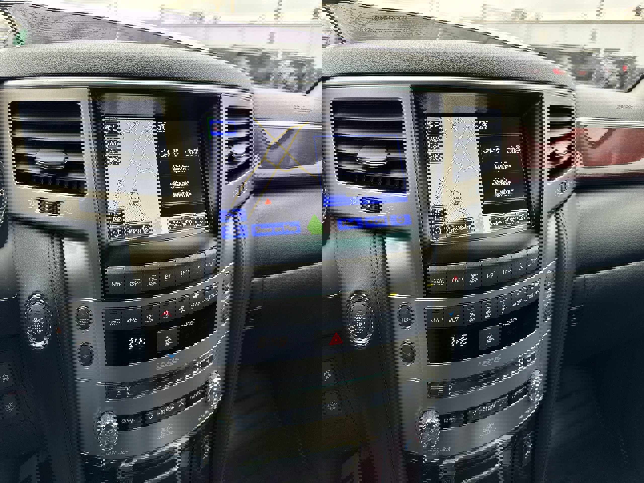 Used 2015 Lexus LX 570 4WD w/ Luxury Package image 14