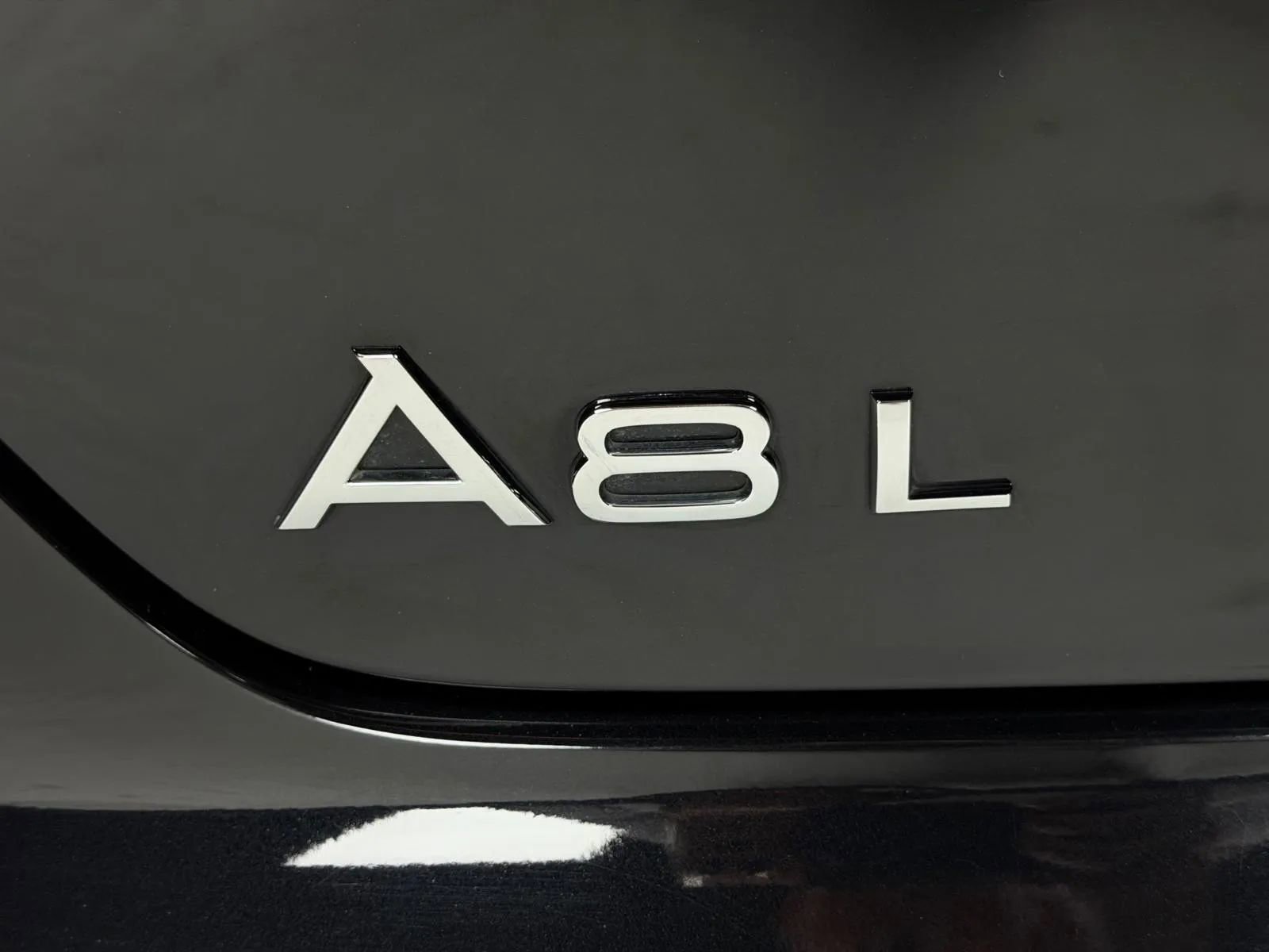 Used 2015 Audi A8 L 4.0T w/ Premium Package image 9