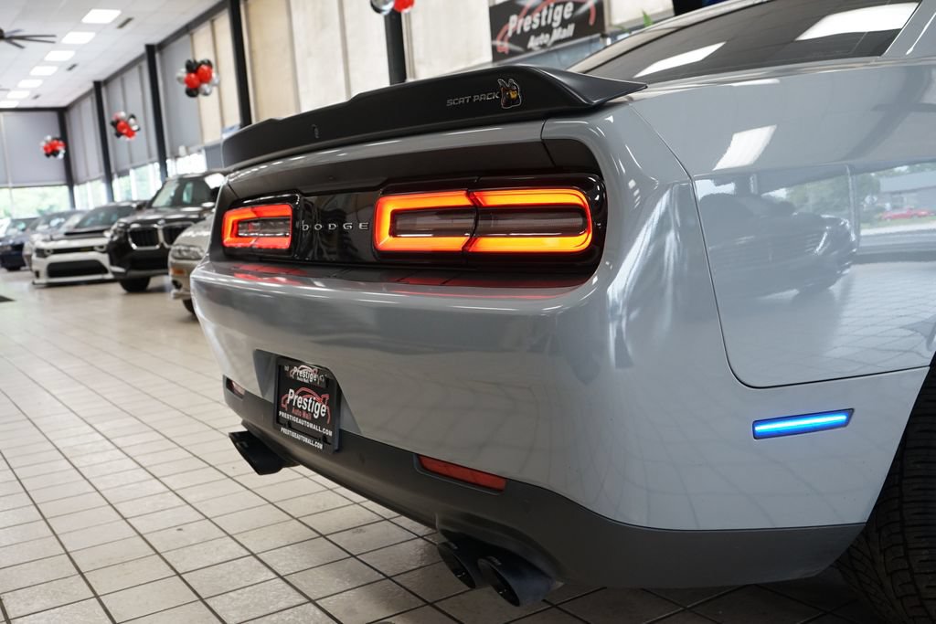 Used 2022 Dodge Challenger R/T Scat Pack RWD image 21