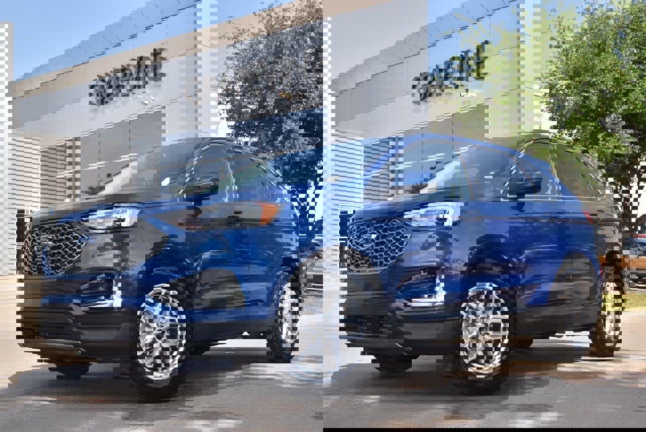 Used 2023 Ford Edge SEL w/ Convenience Package image 2