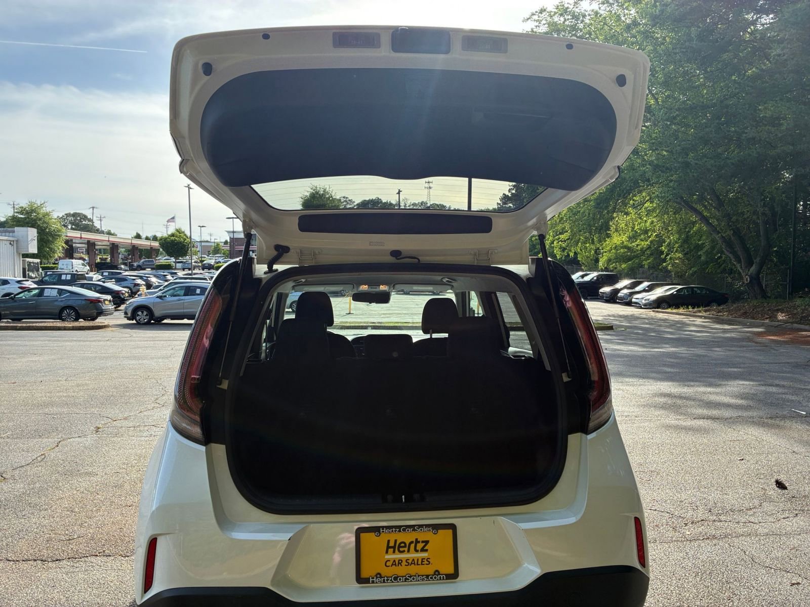 Used 2025 Kia Soul LX w/ LX Technology Package FWD image 39