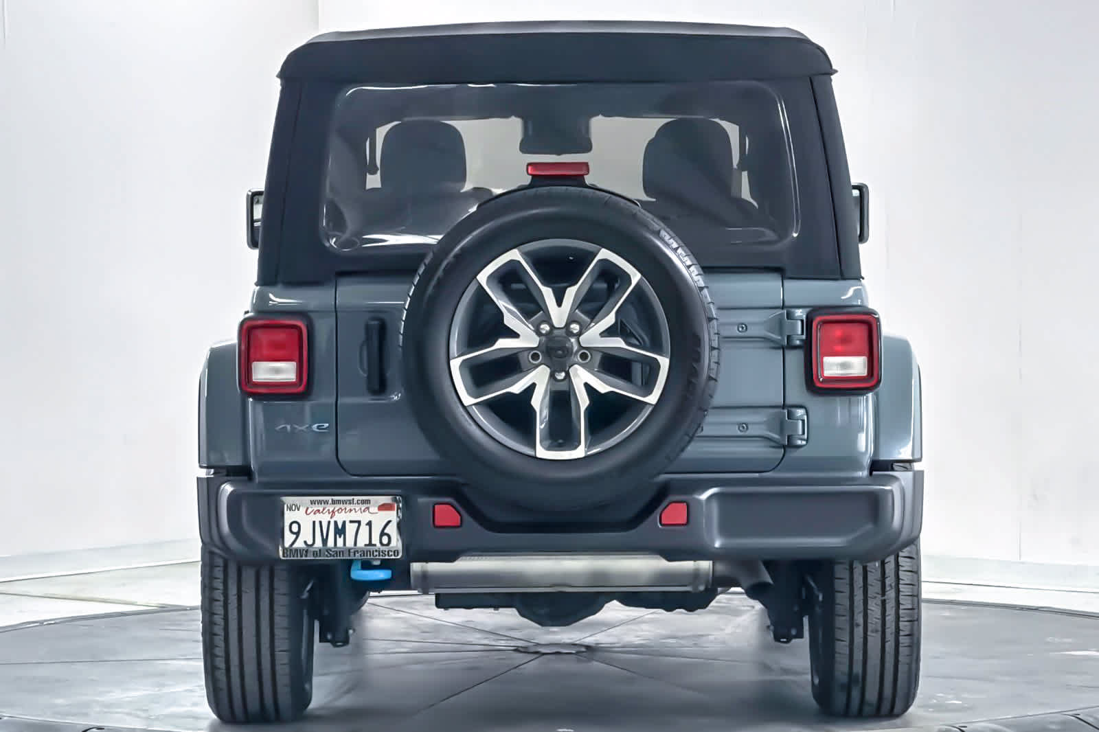 Used 2024 Jeep Wrangler Unlimited AWD/4WD image 7
