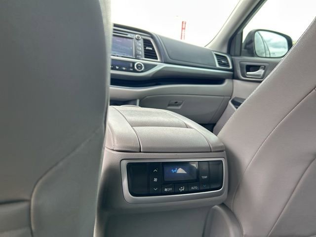 Used 2018 Toyota Highlander Limited FWD image 41