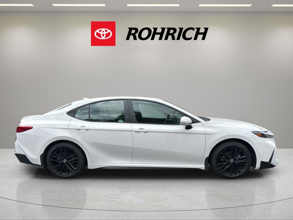 Used 2026 Toyota Camry SE w/ Convenience Package FWD image 5