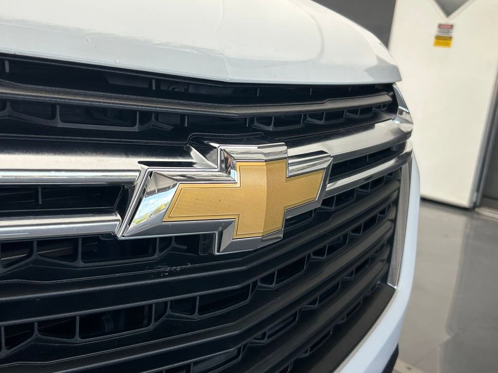 Used 2022 Chevrolet Traverse LS image 43