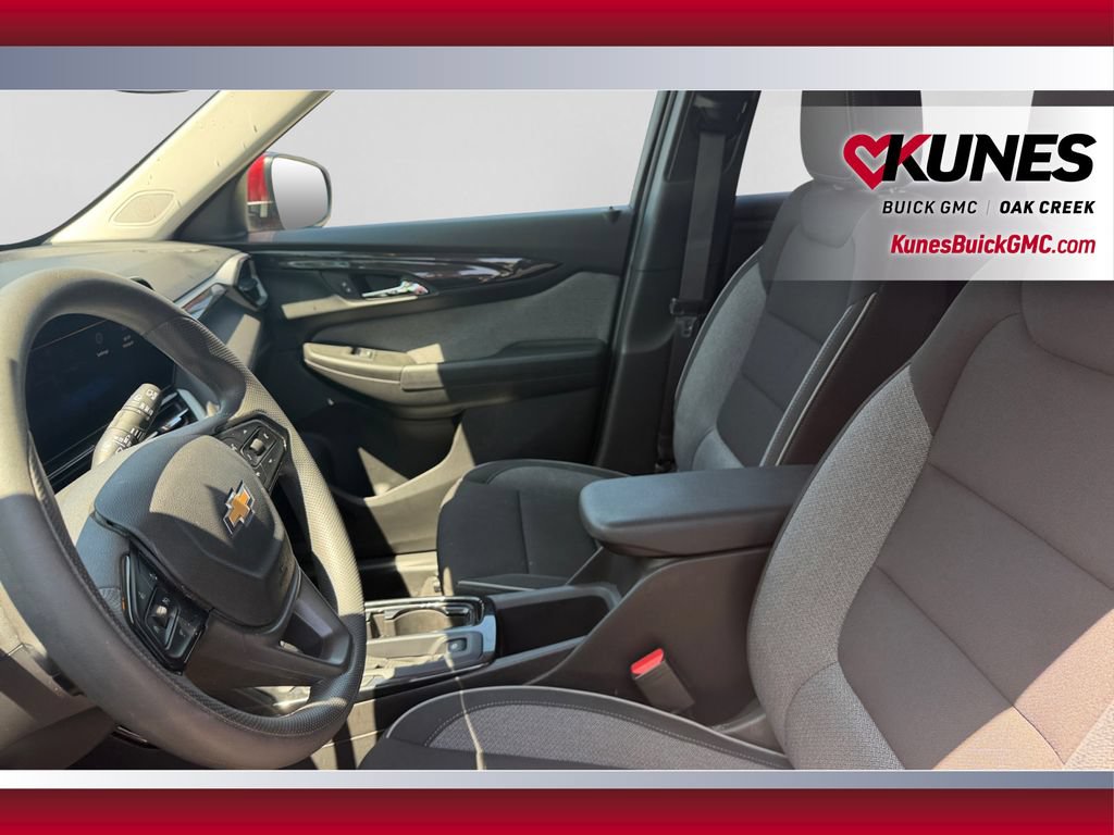 Used 2025 Chevrolet TrailBlazer LT FWD image 22
