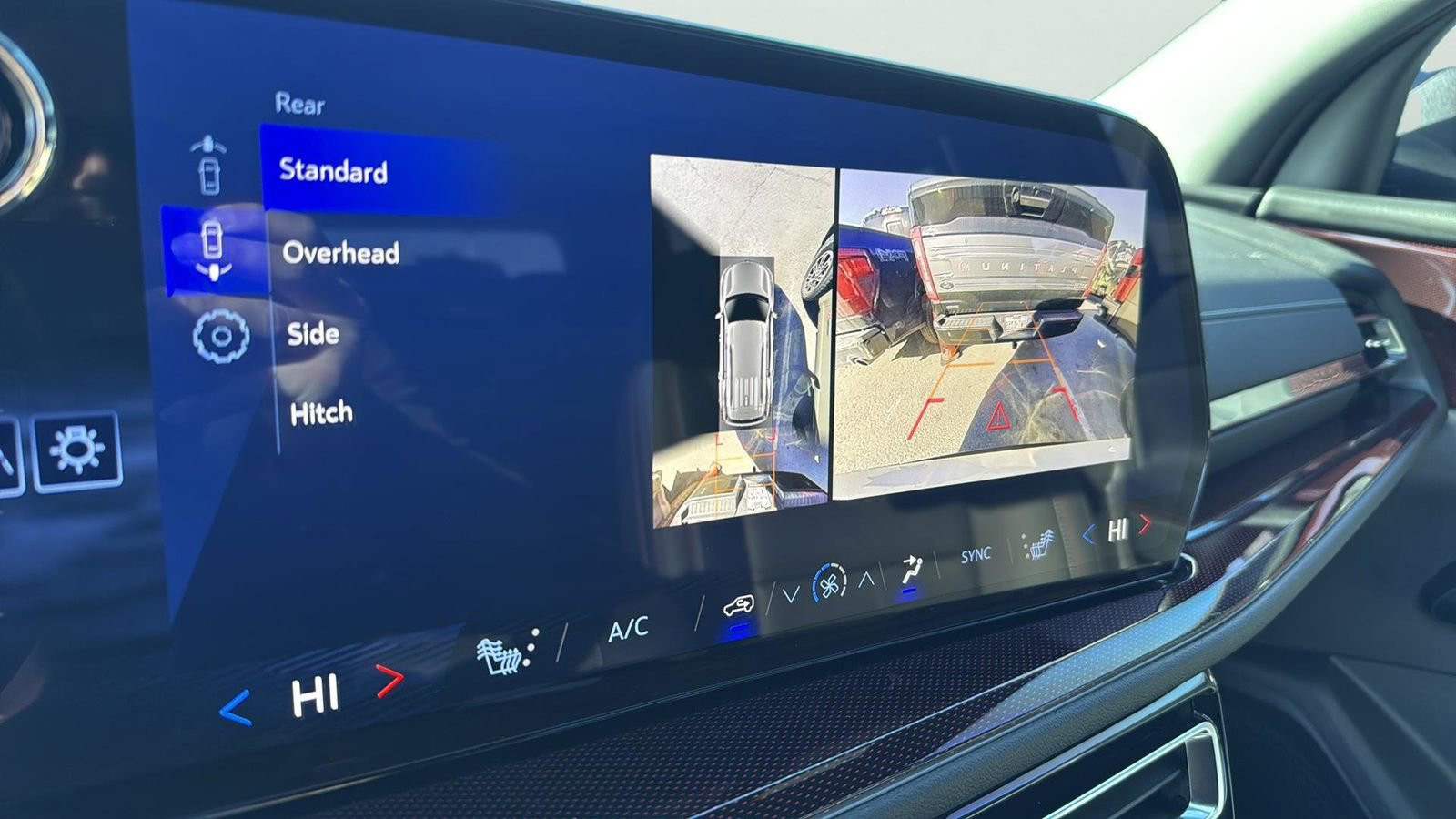 Used 2025 Chevrolet Traverse Z71 w/ Driver Confidence Package image 19