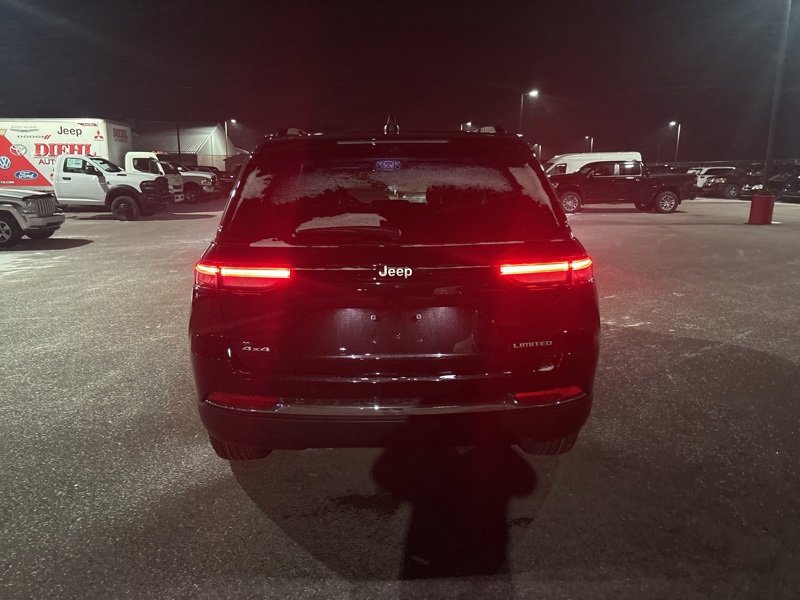 New 2025 Jeep Grand Cherokee Limited w/ Luxury Tech Group II image 4