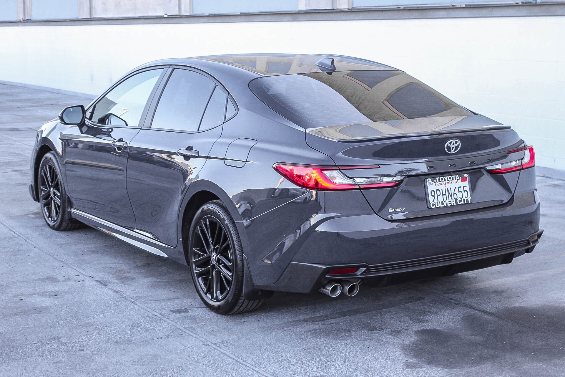 Used 2025 Toyota Camry SE image 7