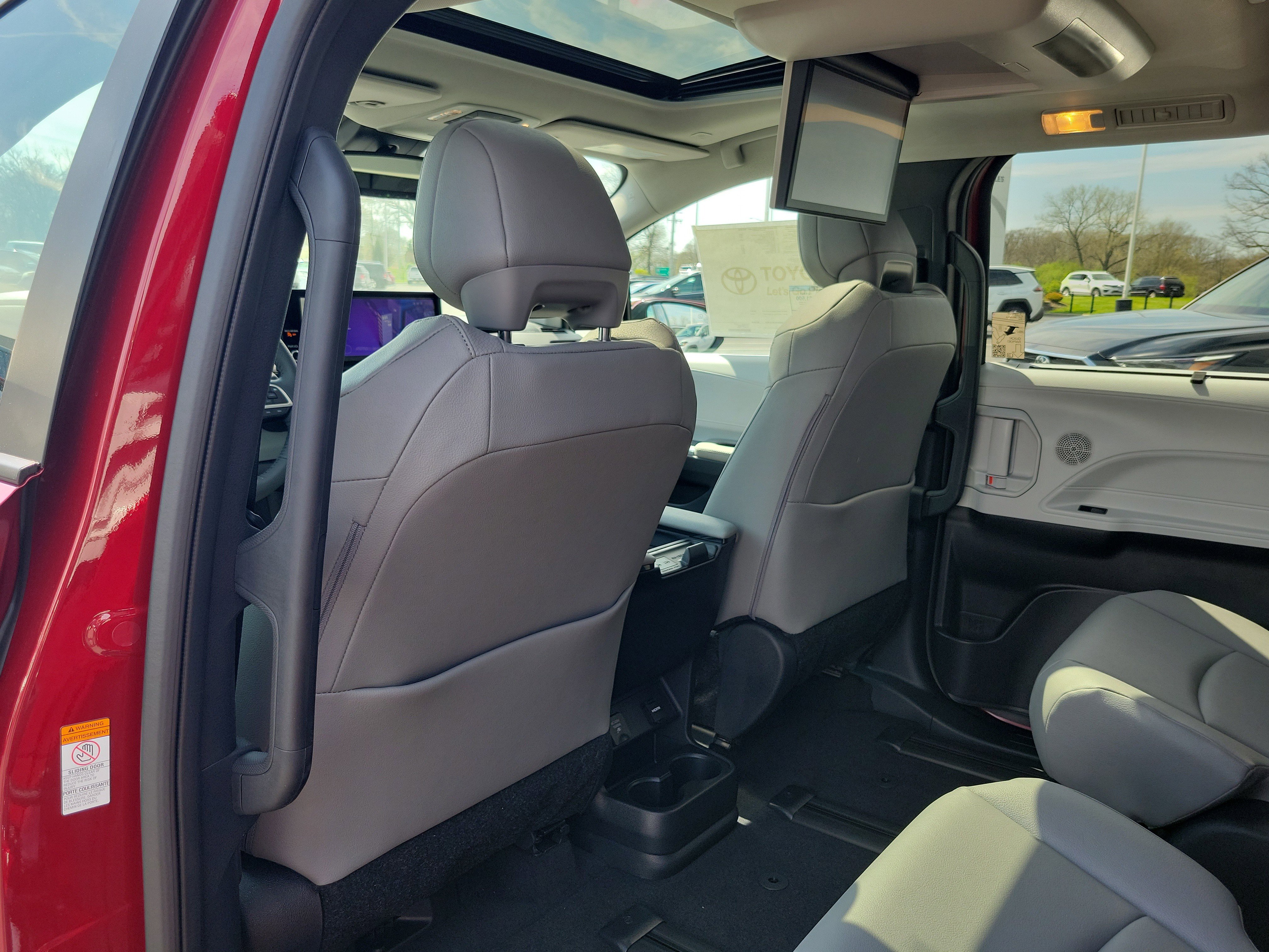 New 2026 Toyota Sienna XLE image 14