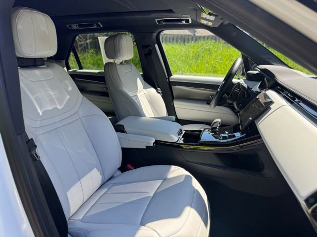 Certified 2025 Land Rover Range Rover Sport SE AWD/4WD image 19