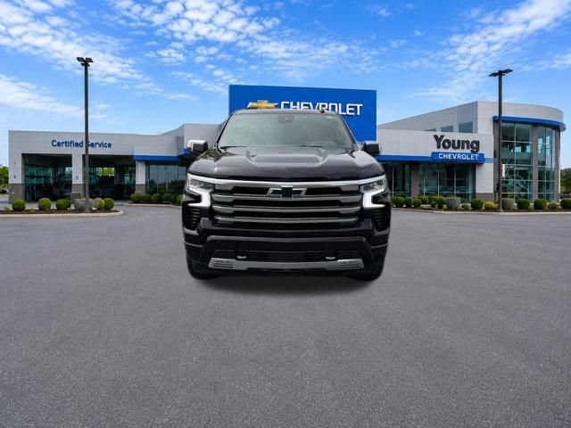 Used 2025 Chevrolet Silverado 1500 High Country AWD/4WD image 2