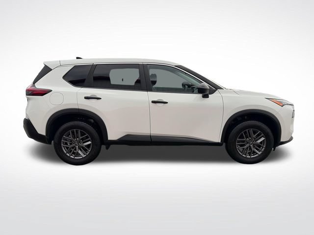 Used 2022 Nissan Rogue S AWD/4WD image 8