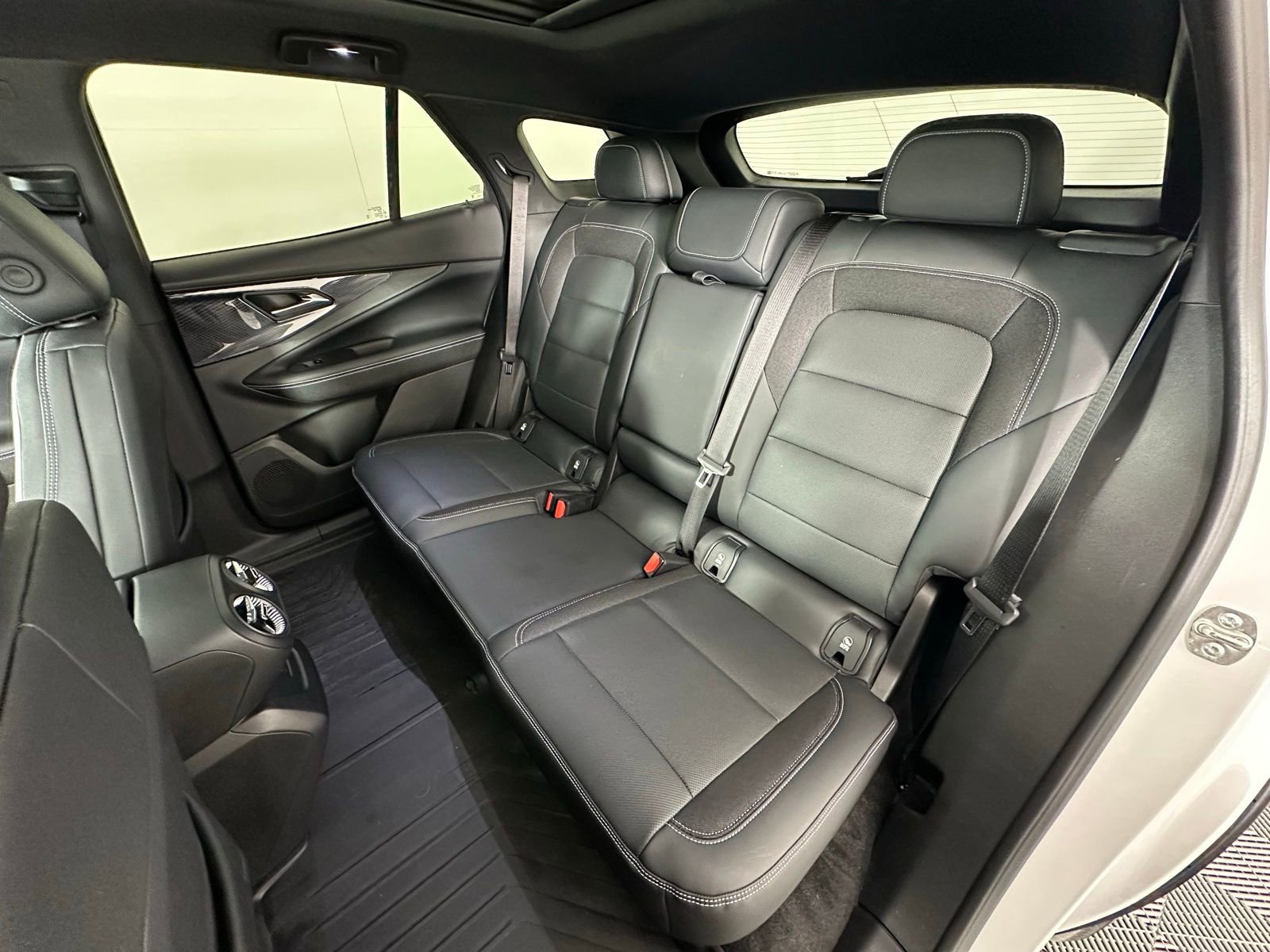 Used 2024 Chevrolet Blazer EV LT image 31