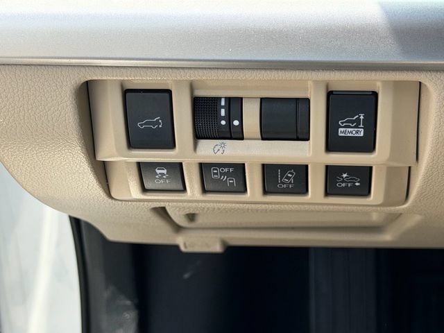 Used 2018 Subaru Outback 2.5i Limited AWD/4WD image 25