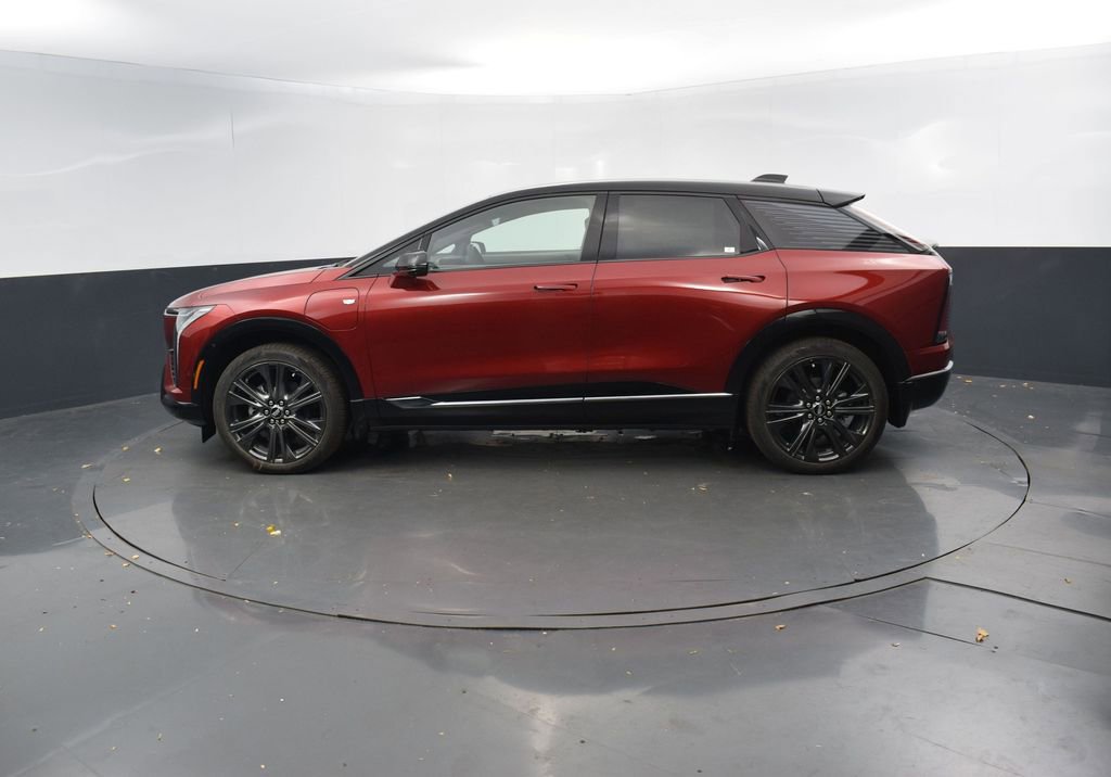 New 2026 Cadillac Optiq Sport 2 w/ LPO, Floor Liner Package image 2