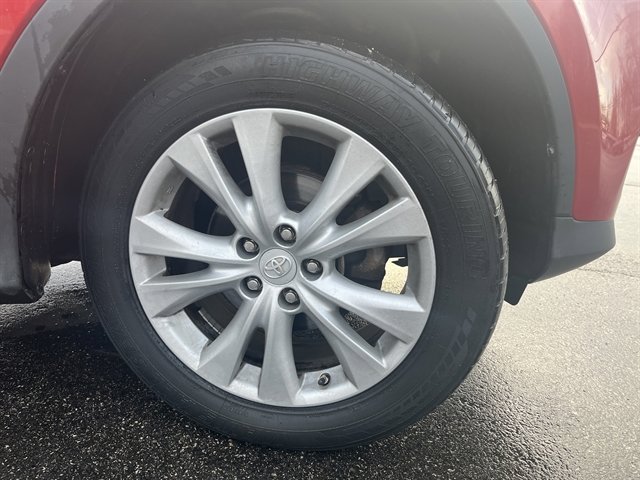Used 2014 Toyota RAV4 Limited w/ Technology Package AWD/4WD image 4