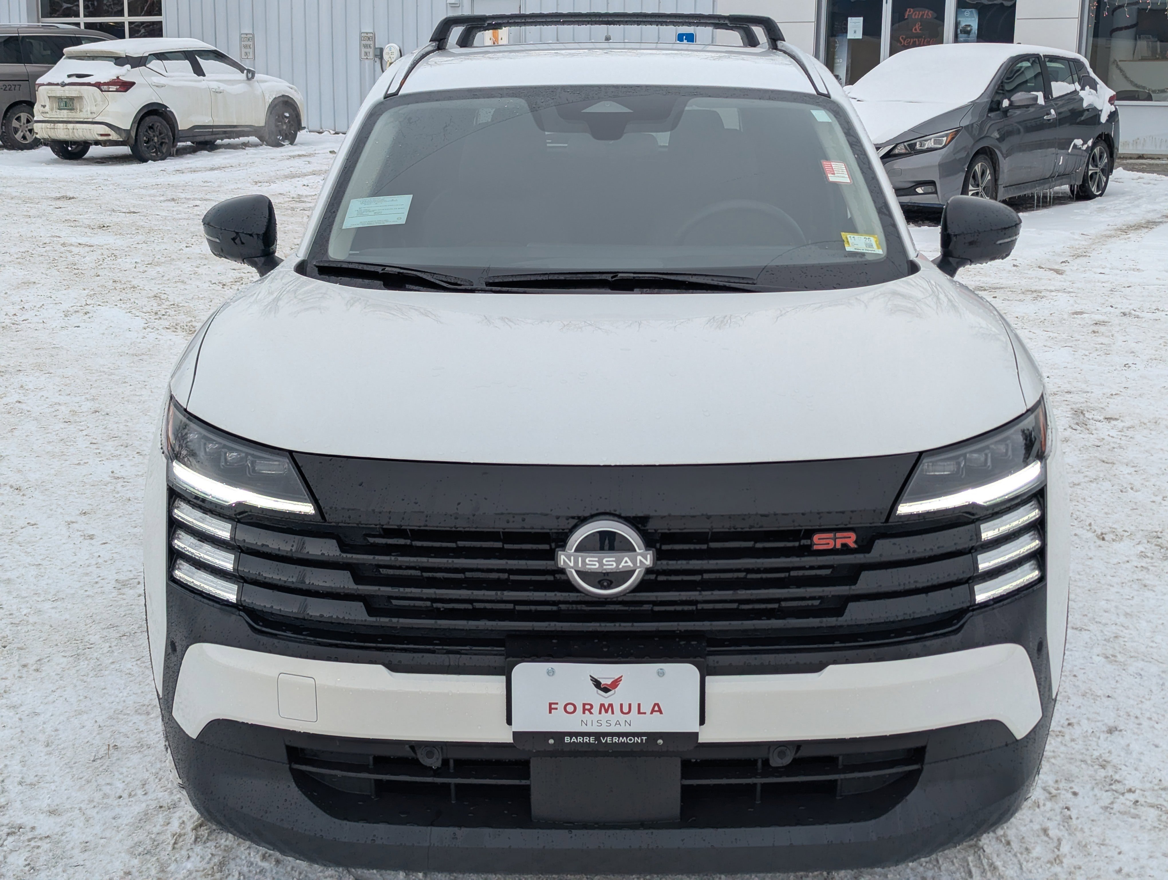 New 2026 Nissan Kicks SR w/ Cold Weather Package