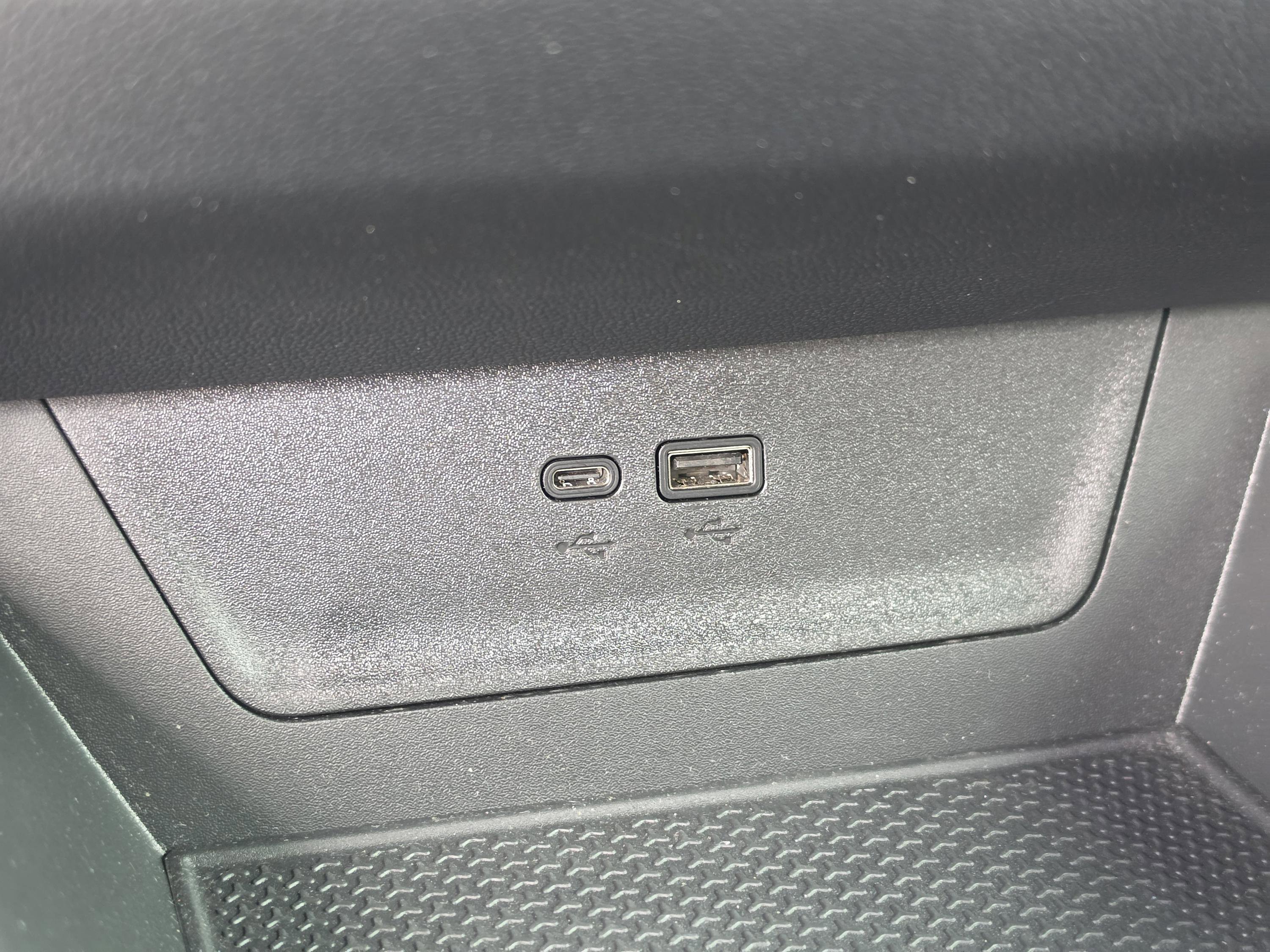Used 2025 Chevrolet Equinox RS w/ Safety and Technology Package AWD/4WD image 28