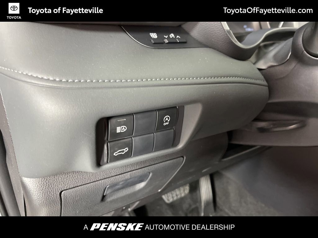 Certified 2025 Toyota Highlander XLE image 29