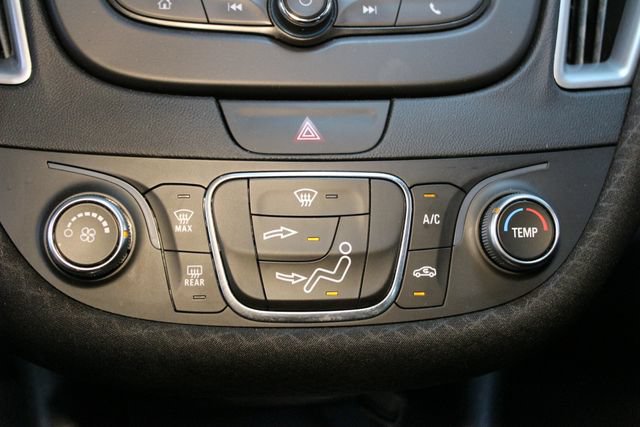 Used 2018 Chevrolet Malibu LS FWD image 25