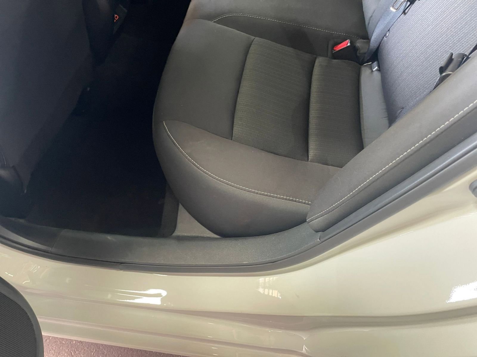 Used 2025 Nissan Altima 2.5 SV FWD image 27
