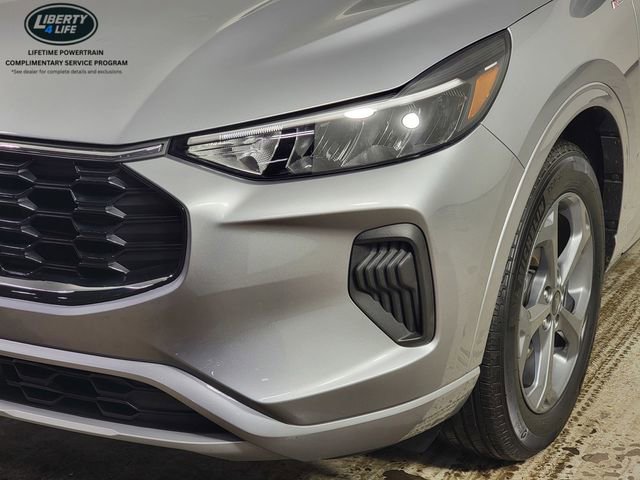 Certified 2023 Ford Escape ST-Line w/ Tech Pack #1 AWD/4WD image 10