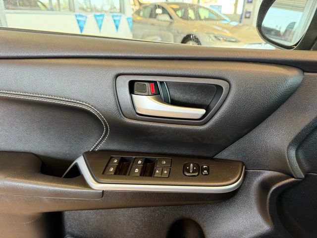 Used 2015 Toyota Camry XLE FWD image 18