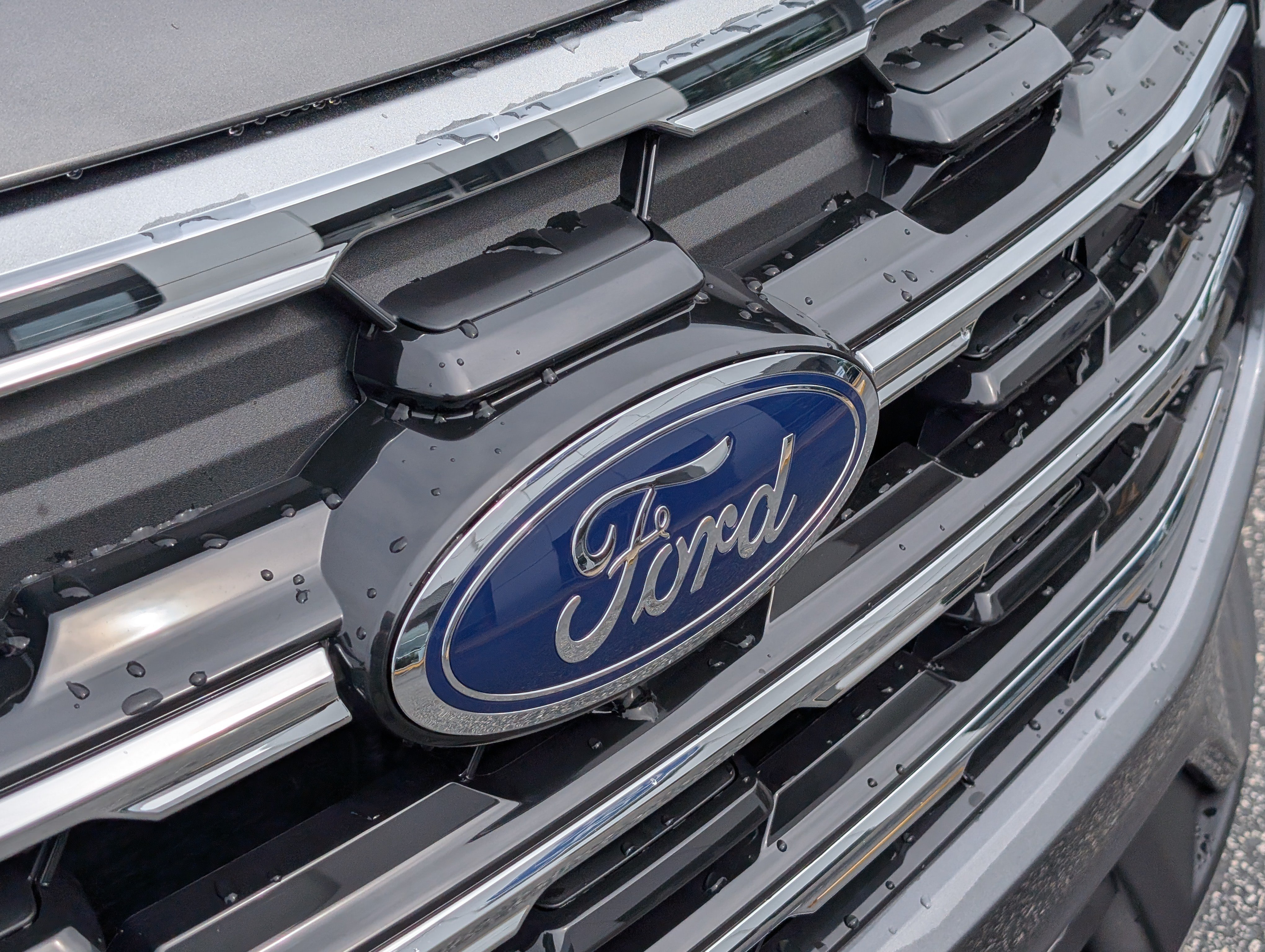 New 2026 Ford Explorer Active RWD image 6